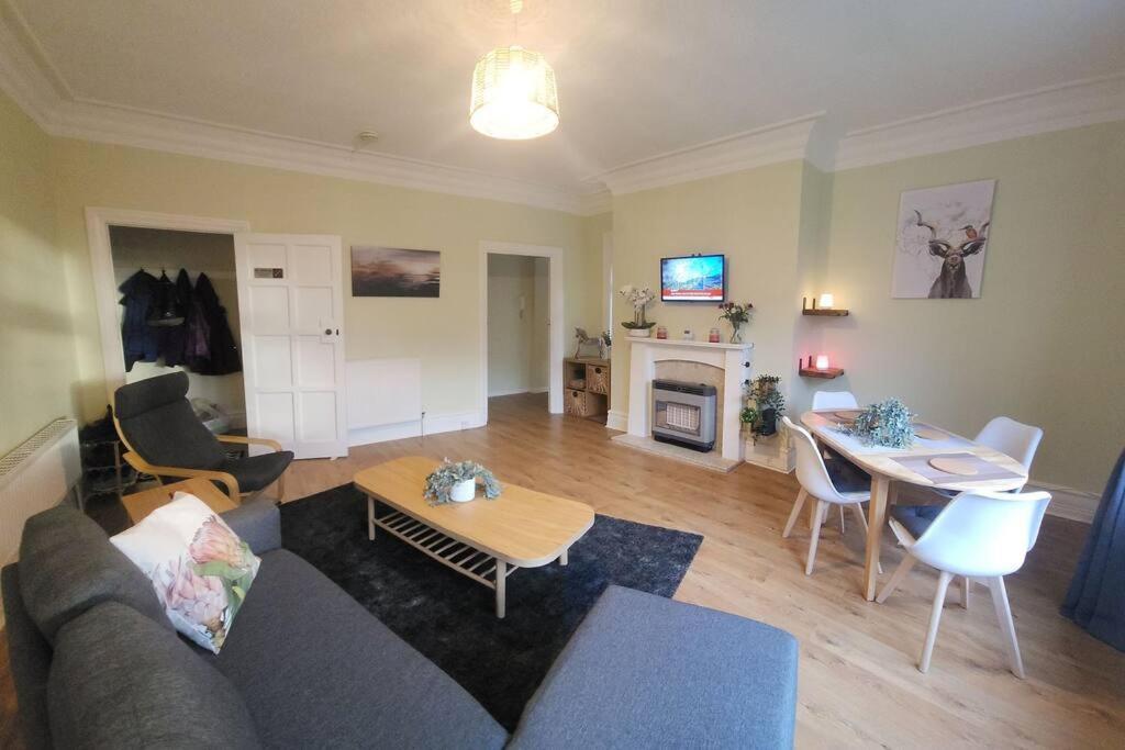 Spacious Guest Flat Near Roundhay Park Leeds  Eksteriør billede