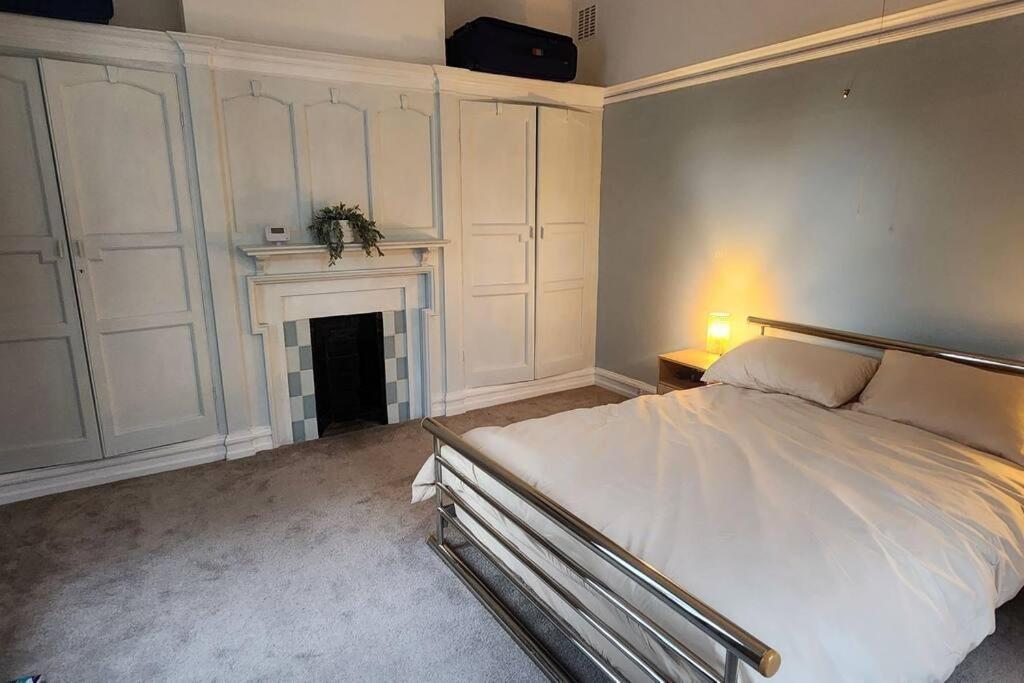 Spacious Guest Flat Near Roundhay Park Leeds  Eksteriør billede